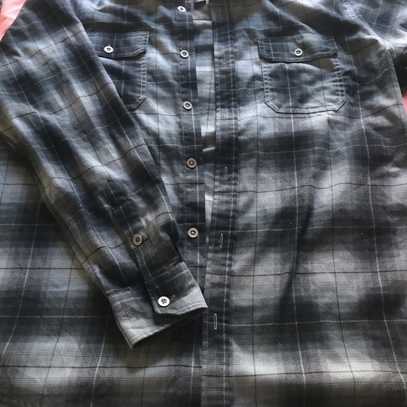 Black\Grey men’s flannel button up - Picture 4 of 8